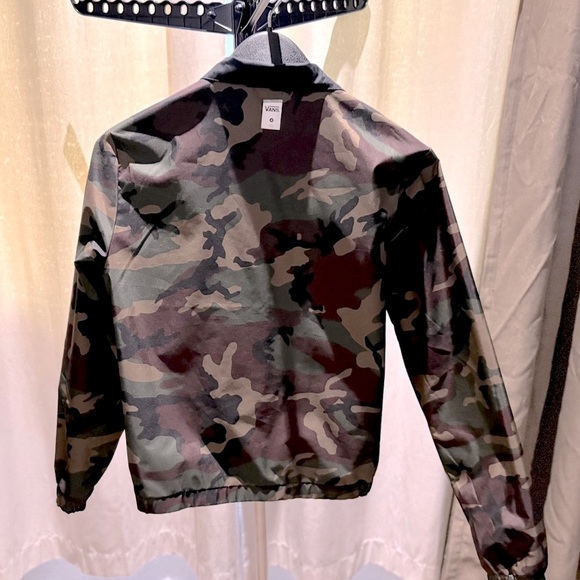 Like NEW!!! Vans Sport Check Women's Reversible Black/Camo Jacket - Size M - Picture 13 of 16